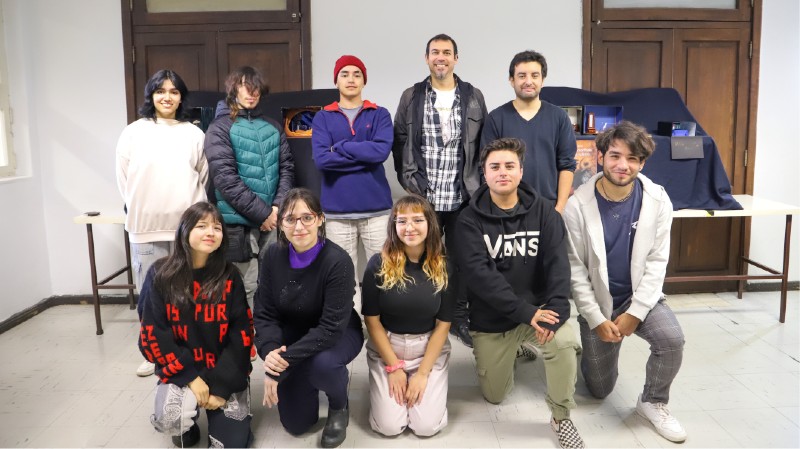 Foto 1 de 9: Galería: Muestra de Hologramas Escuela de Diseño y Artes Digitales