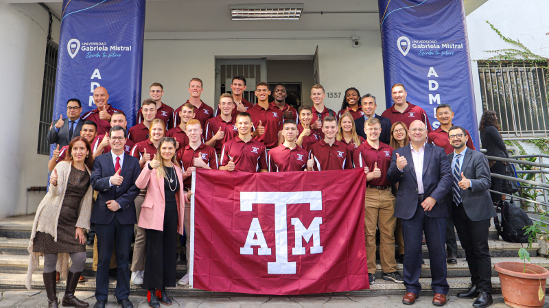 Foto 10 de 10: Delegación de cadetes de la Texas A&M University visitó nuestra Universidad