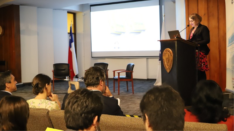 Foto 3 de 10: Jeannette Von Wolfersdorff presentó en UGM libro “Capitalismo: una historia sobre innovación, inversiones y el ser humano”
