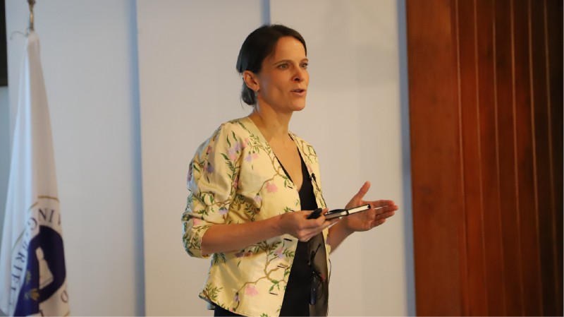 Foto 4 de 10: Jeannette Von Wolfersdorff presentó en UGM libro “Capitalismo: una historia sobre innovación, inversiones y el ser humano”