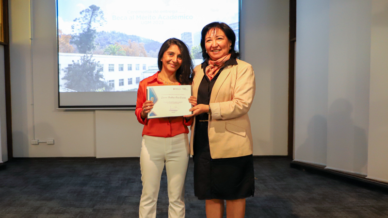 Foto 10 de 27: Vicerrectoría Académica entregó “Beca al Mérito Académico UGM 2023” a estudiantes destacados