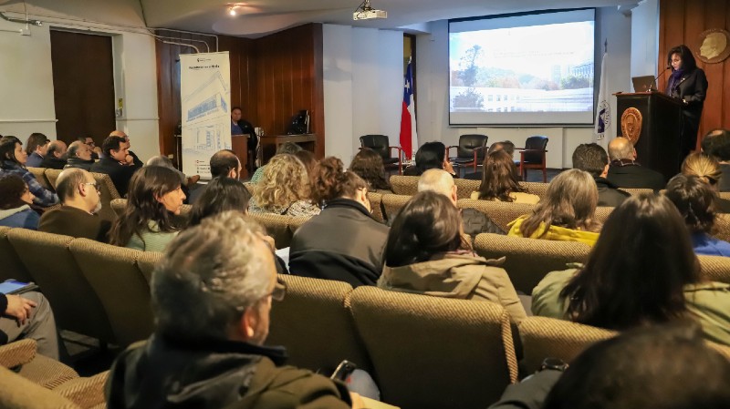 Foto 2 de 7: Vicepresidenta de Comisión Nacional de Acreditación Erika Castillo participó en Seminario “Construyendo nuestra huella: Inicio del proceso de autoevaluación institucional”