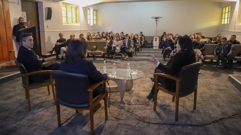 Foto 7 de 7: Vicepresidenta de Comisión Nacional de Acreditación Erika Castillo participó en Seminario “Construyendo nuestra huella: Inicio del proceso de autoevaluación institucional”