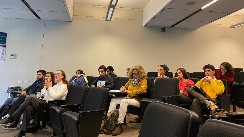 Foto 2 de 3: Director de la Escuela de Humanidades, Sebastián Buzeta, participó de Seminario junto a la Asociación de Psicología Integral de la Persona (APSIP)