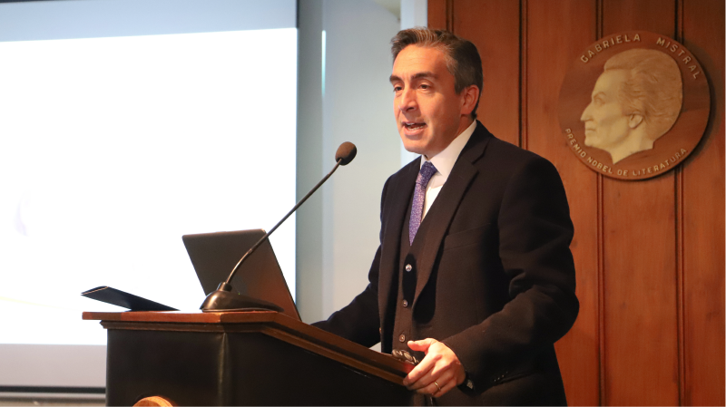 Foto 2 de 10: UGM realizó Seminario sobre los desafíos de la VcM junto a la Red de Vinculación con el Medio