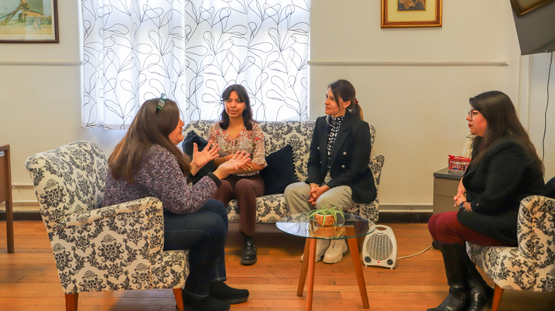 Foto 7 de 8: Estudiante de Psicología de la Loyola University Chicago inició su pasantía internacional en la UGM