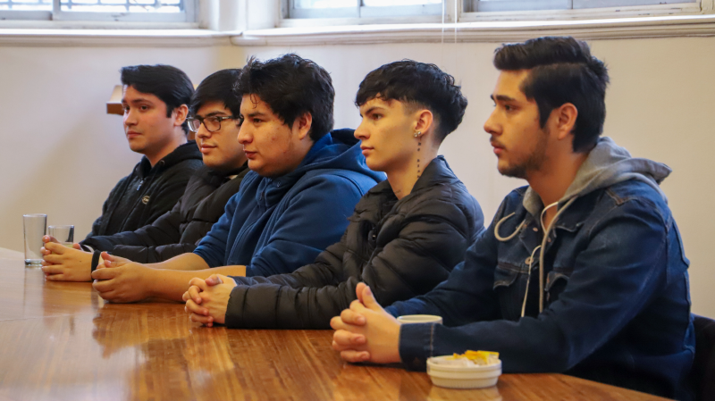 Foto 8 de 20: Estudiantes de la Escuela de Ingeniería y Tecnología UGM participaron de la competencia Hackaton Latam Oracle Apex