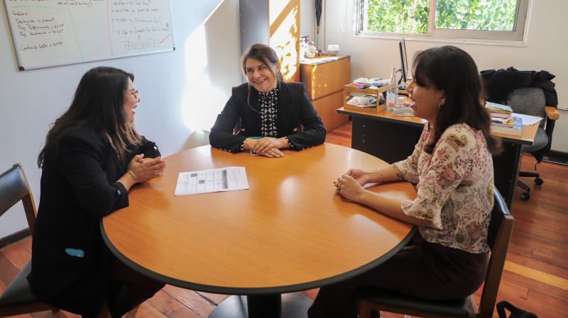 Foto 3 de 8: Estudiante de Psicología de la Loyola University Chicago inició su pasantía internacional en la UGM