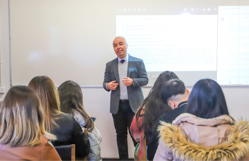 Imagen de la noticia: Estudiantes de la Escuela de Derecho UGM participaron de Clases Espejo junto a la U. de Morón de Argentina
