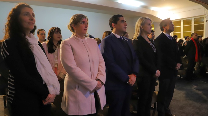 Foto 3 de 10: Universidad Gabriela Mistral realizó ceremonia de cambio de mando del Centro de Estudiantes