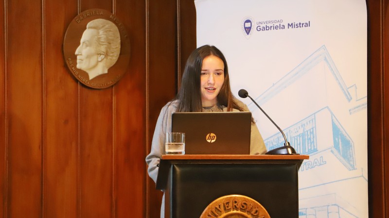 Foto 6 de 10: Universidad Gabriela Mistral realizó ceremonia de cambio de mando del Centro de Estudiantes