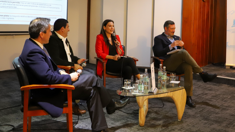 Foto 3 de 7: Tercera Encuesta Nacional Ecosistema Emprendedor UGM/B&W: 69% de chilenos cree que no accederá a financiamiento para emprender