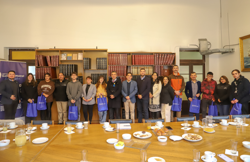 Imagen de la noticia: Nuevas y nuevos estudiantes fueron bienvenidos al 2do semestre 2023 en la U. Gabriela Mistral