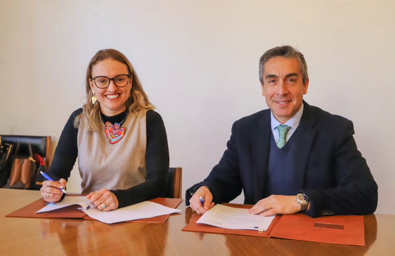 Imagen de la noticia: Cámara Chileno Brasileña de Comercio y Universidad Gabriela Mistral firmaron convenio de colaboración
