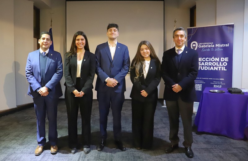 Imagen de la noticia: Universidad Gabriela Mistral realizó ceremonia de cambio de mando del Centro de Estudiantes