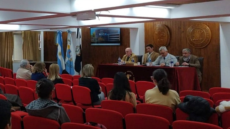 Foto 2 de 2: Dr. Sebastián Buzeta Undurraga participó en el V Encuentro de Antigüedad Tardía y Mundo Clásico en Argentina