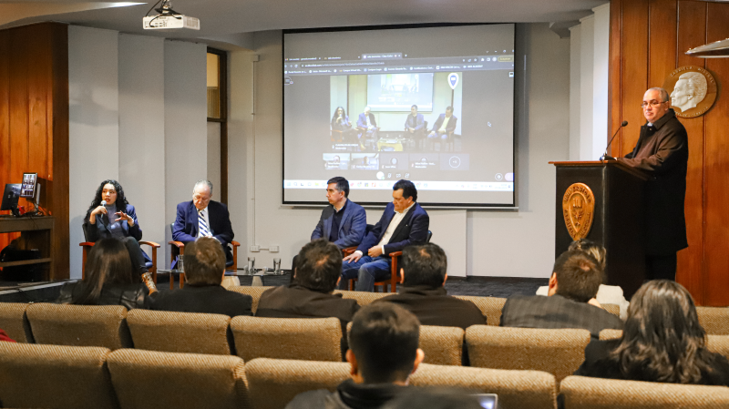 Foto 2 de 10: Escuela de Ingeniería y Tecnología realizó conversatorio y presentó ante la comunidad la nueva Revista Nodos UGM