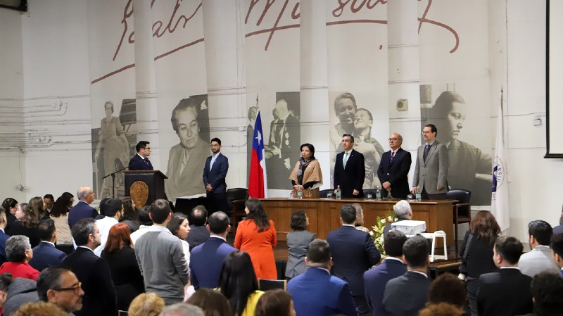Foto 1 de 9: Universidad Gabriela Mistral realizó ceremonias de titulación para sus egresados y titulados