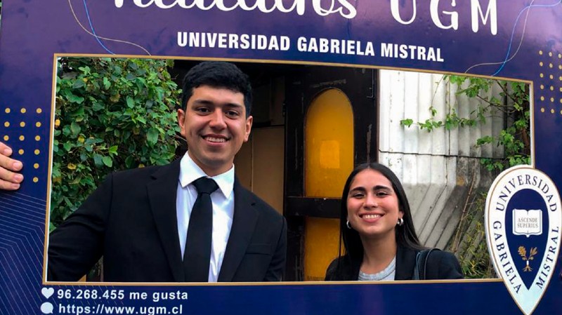 Foto 7 de 9: Universidad Gabriela Mistral realizó ceremonias de titulación para sus egresados y titulados