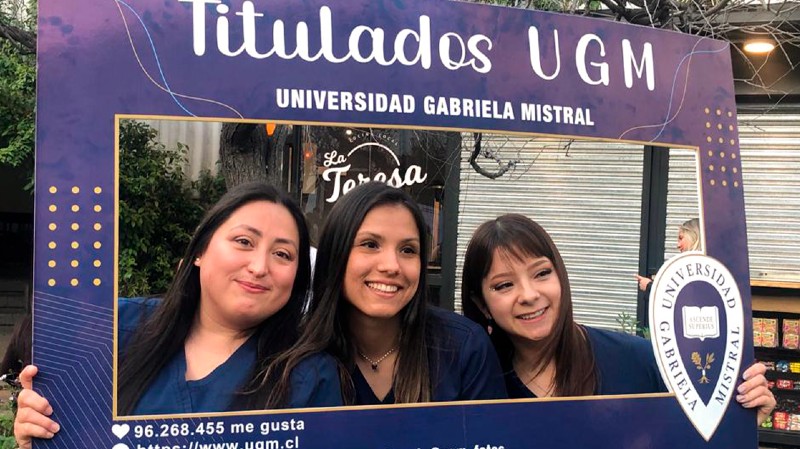 Foto 9 de 9: Universidad Gabriela Mistral realizó ceremonias de titulación para sus egresados y titulados