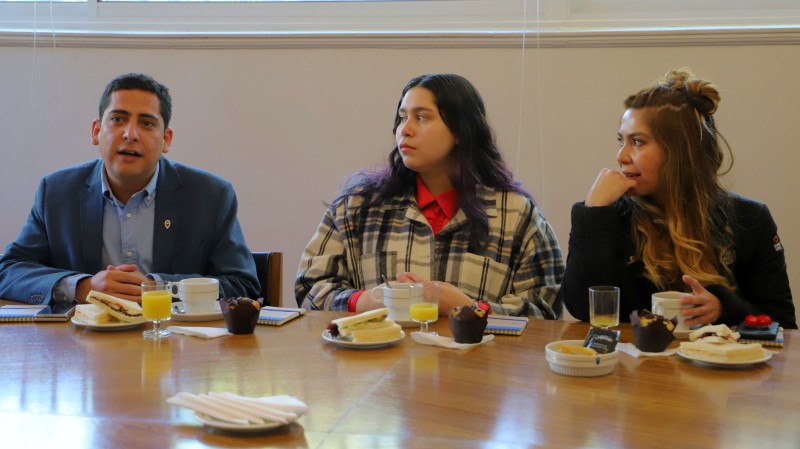 Foto 2 de 10: Centros de Estudiantes y delegados de carreras UGM se interiorizaron del proceso de autoevaluación de nuestra Universidad