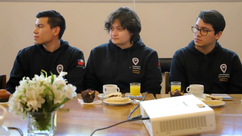 Foto 5 de 10: Centros de Estudiantes y delegados de carreras UGM se interiorizaron del proceso de autoevaluación de nuestra Universidad