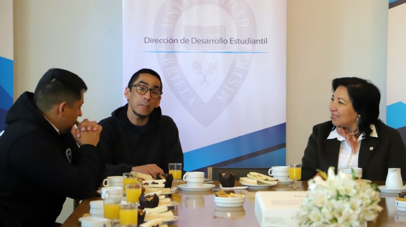 Foto 6 de 10: Centros de Estudiantes y delegados de carreras UGM se interiorizaron del proceso de autoevaluación de nuestra Universidad