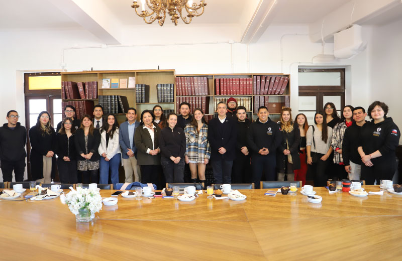 Imagen de la noticia: Centros de Estudiantes y delegados de carreras UGM se interiorizaron del proceso de autoevaluación de nuestra Universidad
