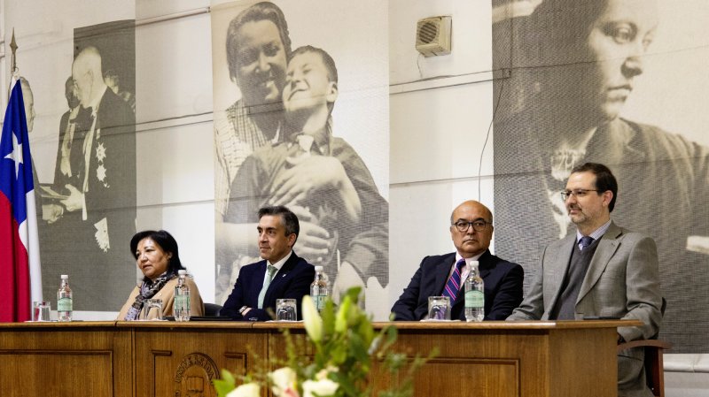 Foto 5 de 57: Galería fotográfica (Primera Parte): Ceremonia de Titulación UGM Año Académico 2023 Facultades de Ciencias Sociales, Jurídicas y Humanidades y de Negocios y Tecnologías