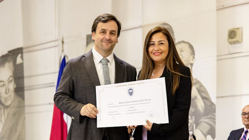 Foto 8 de 57: Galería fotográfica (Primera Parte): Ceremonia de Titulación UGM Año Académico 2023 Facultades de Ciencias Sociales, Jurídicas y Humanidades y de Negocios y Tecnologías