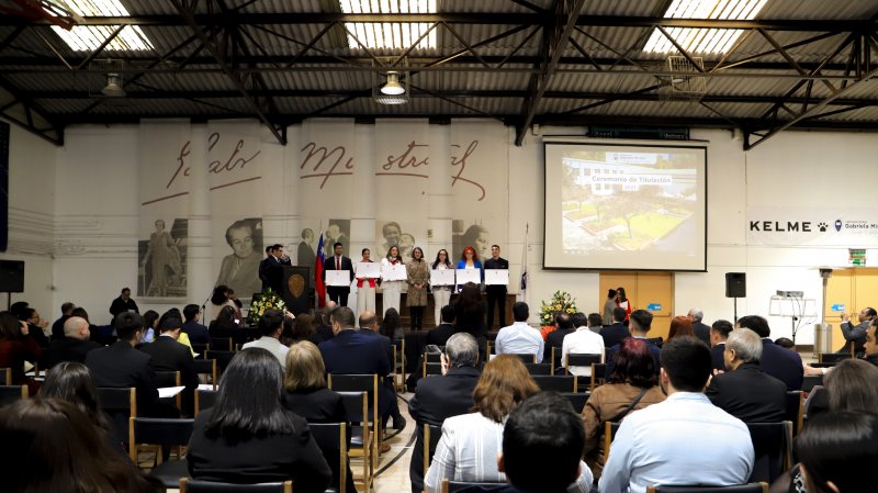 Foto 45 de 62: Galería fotográfica (Segunda Parte): Ceremonia de Titulación UGM Año Académico 2023 Facultades de Ciencias Sociales, Jurídicas y Humanidades y de Negocios y Tecnologías