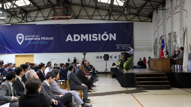 Foto 51 de 62: Galería fotográfica (Segunda Parte): Ceremonia de Titulación UGM Año Académico 2023 Facultades de Ciencias Sociales, Jurídicas y Humanidades y de Negocios y Tecnologías
