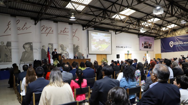 Foto 57 de 62: Galería fotográfica (Segunda Parte): Ceremonia de Titulación UGM Año Académico 2023 Facultades de Ciencias Sociales, Jurídicas y Humanidades y de Negocios y Tecnologías
