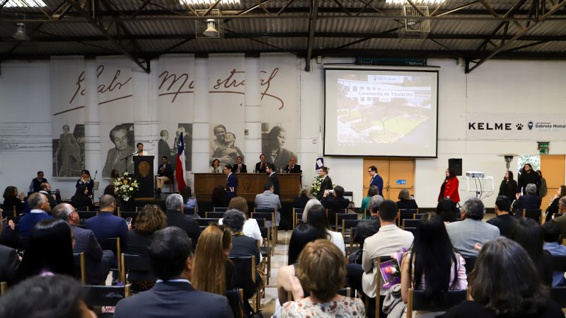 Foto 2 de 57: Galería fotográfica (Primera Parte): Ceremonia de Titulación UGM Año Académico 2023 Escuela de Diseño y Artes Digitales, Psicología, Ciencias de la Salud, Educación y Magísteres