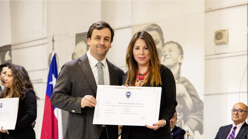 Foto 10 de 57: Galería fotográfica (Primera Parte): Ceremonia de Titulación UGM Año Académico 2023 Facultades de Ciencias Sociales, Jurídicas y Humanidades y de Negocios y Tecnologías
