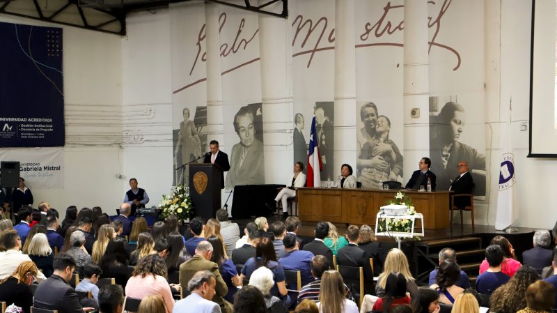 Foto 58 de 67: Galería fotográfica (Segunda Parte): Ceremonia de Titulación UGM Año Académico 2023 Escuela de Diseño y Artes Digitales, Psicología, Ciencias de la Salud, Educación y Magísteres