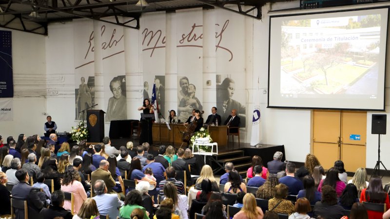 Foto 60 de 67: Galería fotográfica (Segunda Parte): Ceremonia de Titulación UGM Año Académico 2023 Escuela de Diseño y Artes Digitales, Psicología, Ciencias de la Salud, Educación y Magísteres