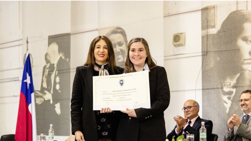Foto 14 de 57: Galería fotográfica (Primera Parte): Ceremonia de Titulación UGM Año Académico 2023 Facultades de Ciencias Sociales, Jurídicas y Humanidades y de Negocios y Tecnologías
