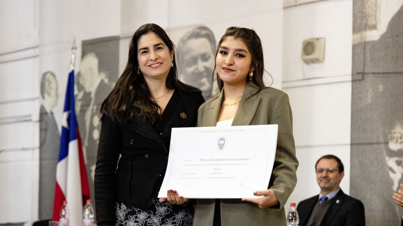 Foto 18 de 57: Galería fotográfica (Primera Parte): Ceremonia de Titulación UGM Año Académico 2023 Escuela de Diseño y Artes Digitales, Psicología, Ciencias de la Salud, Educación y Magísteres