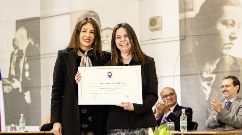 Foto 22 de 57: Galería fotográfica (Primera Parte): Ceremonia de Titulación UGM Año Académico 2023 Facultades de Ciencias Sociales, Jurídicas y Humanidades y de Negocios y Tecnologías