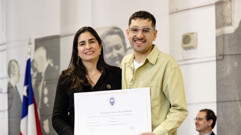 Foto 23 de 57: Galería fotográfica (Primera Parte): Ceremonia de Titulación UGM Año Académico 2023 Escuela de Diseño y Artes Digitales, Psicología, Ciencias de la Salud, Educación y Magísteres