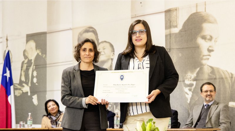 Foto 26 de 57: Galería fotográfica (Primera Parte): Ceremonia de Titulación UGM Año Académico 2023 Facultades de Ciencias Sociales, Jurídicas y Humanidades y de Negocios y Tecnologías