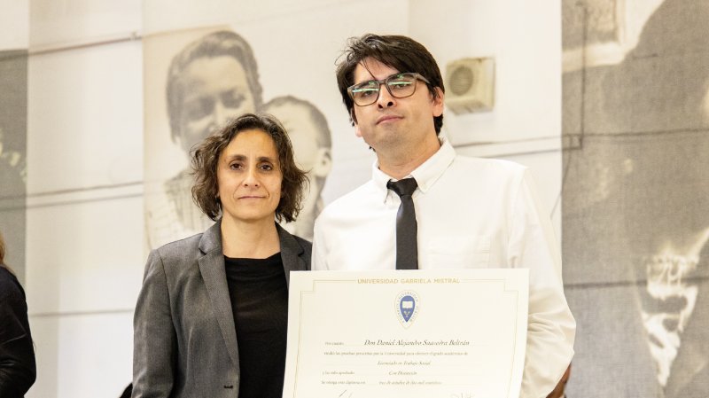 Foto 29 de 57: Galería fotográfica (Primera Parte): Ceremonia de Titulación UGM Año Académico 2023 Facultades de Ciencias Sociales, Jurídicas y Humanidades y de Negocios y Tecnologías