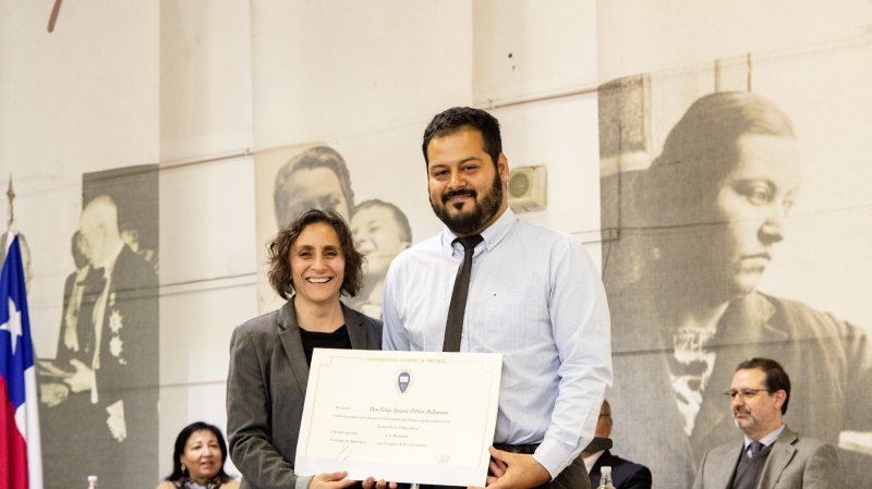 Foto 31 de 57: Galería fotográfica (Primera Parte): Ceremonia de Titulación UGM Año Académico 2023 Facultades de Ciencias Sociales, Jurídicas y Humanidades y de Negocios y Tecnologías