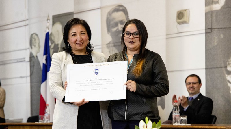 Foto 32 de 57: Galería fotográfica (Primera Parte): Ceremonia de Titulación UGM Año Académico 2023 Escuela de Diseño y Artes Digitales, Psicología, Ciencias de la Salud, Educación y Magísteres