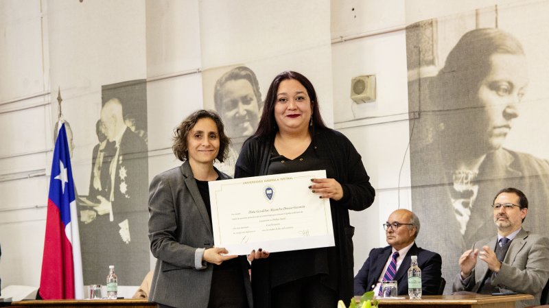 Foto 33 de 57: Galería fotográfica (Primera Parte): Ceremonia de Titulación UGM Año Académico 2023 Facultades de Ciencias Sociales, Jurídicas y Humanidades y de Negocios y Tecnologías