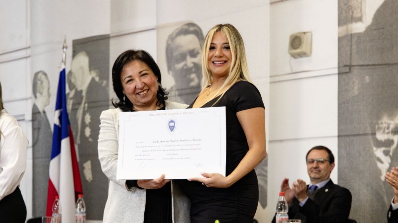 Foto 35 de 57: Galería fotográfica (Primera Parte): Ceremonia de Titulación UGM Año Académico 2023 Escuela de Diseño y Artes Digitales, Psicología, Ciencias de la Salud, Educación y Magísteres