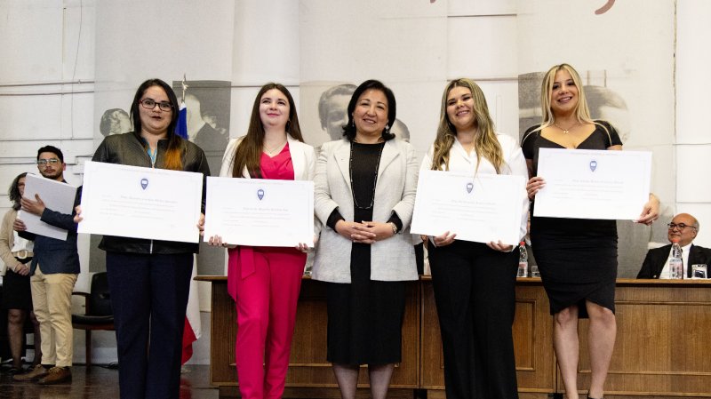 Foto 36 de 57: Galería fotográfica (Primera Parte): Ceremonia de Titulación UGM Año Académico 2023 Escuela de Diseño y Artes Digitales, Psicología, Ciencias de la Salud, Educación y Magísteres