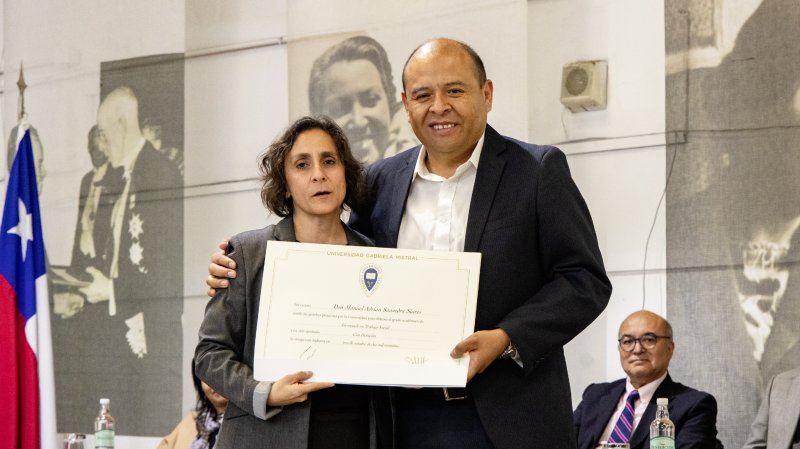 Foto 38 de 57: Galería fotográfica (Primera Parte): Ceremonia de Titulación UGM Año Académico 2023 Facultades de Ciencias Sociales, Jurídicas y Humanidades y de Negocios y Tecnologías