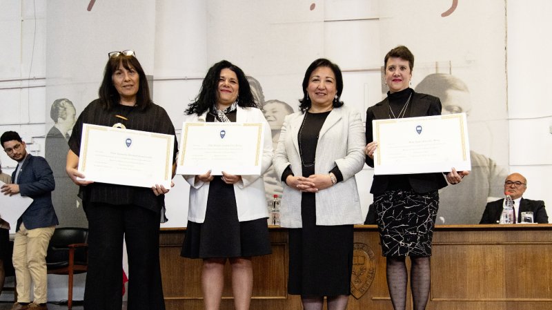 Foto 40 de 57: Galería fotográfica (Primera Parte): Ceremonia de Titulación UGM Año Académico 2023 Escuela de Diseño y Artes Digitales, Psicología, Ciencias de la Salud, Educación y Magísteres